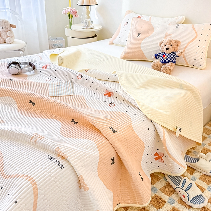 91家纺网 家纺一手货源 找家纺 橘夏家纺 2025新款双层纱小云棉床盖单床盖床盖单件 莓蝶之恋--玉蝶引力