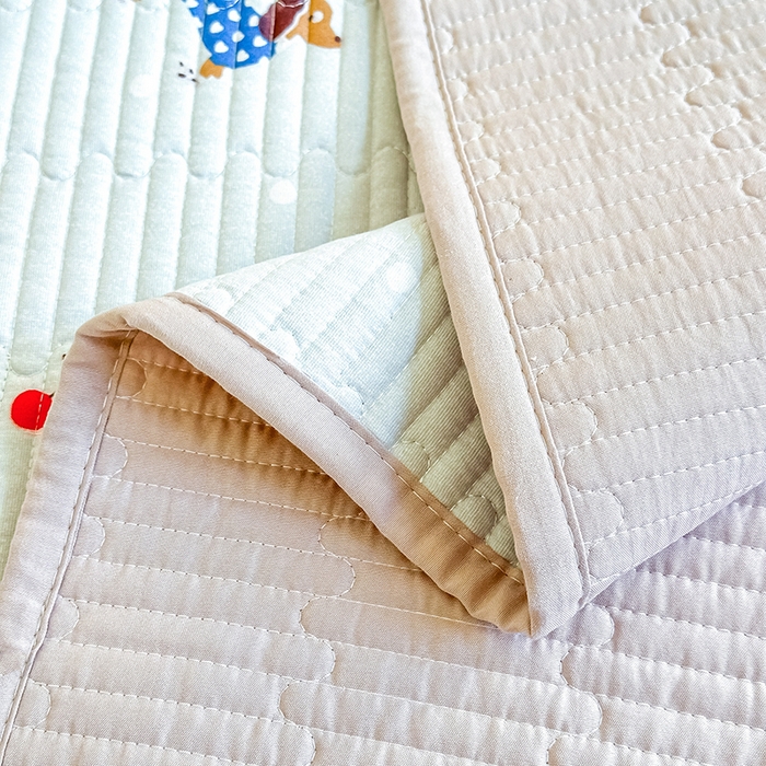 91家纺网 家纺一手货源 找家纺 橘夏家纺 2025新款双层纱小云棉床盖单床盖床盖单件 魔法腊肠狗--浅灰结界