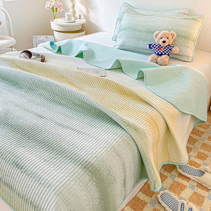 91家纺网 家纺一手货源 找家纺 橘夏家纺 2025新款双层纱小云棉床盖单床盖床盖单件 奇幻梦境--春云