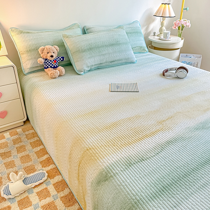 91家纺网 家纺一手货源 找家纺 橘夏家纺 2025新款双层纱小云棉床盖单床盖床盖单件 奇幻梦境--春云