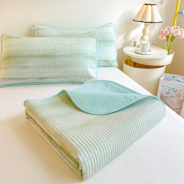 91家纺网 家纺一手货源 找家纺 橘夏家纺 2025新款双层纱小云棉床盖单床盖床盖单件 奇幻梦境--春云