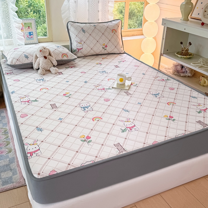 91家纺网 家纺一手货源 找家纺 （总）慕梵家居 2025新款冰豆豆斜纹数码印花床笠款凉席席子三件套