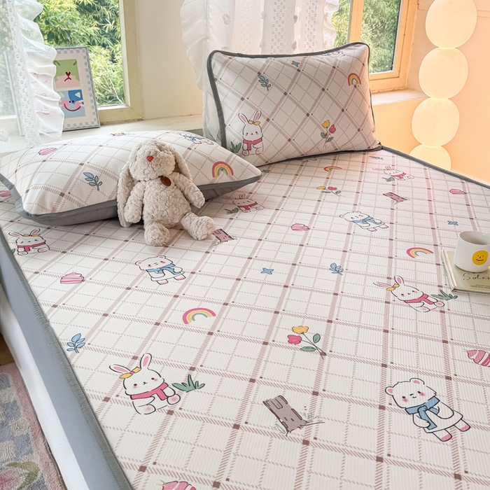 91家纺网 家纺一手货源 找家纺 （总）慕梵家居 2025新款冰豆豆斜纹数码印花床笠款凉席席子三件套