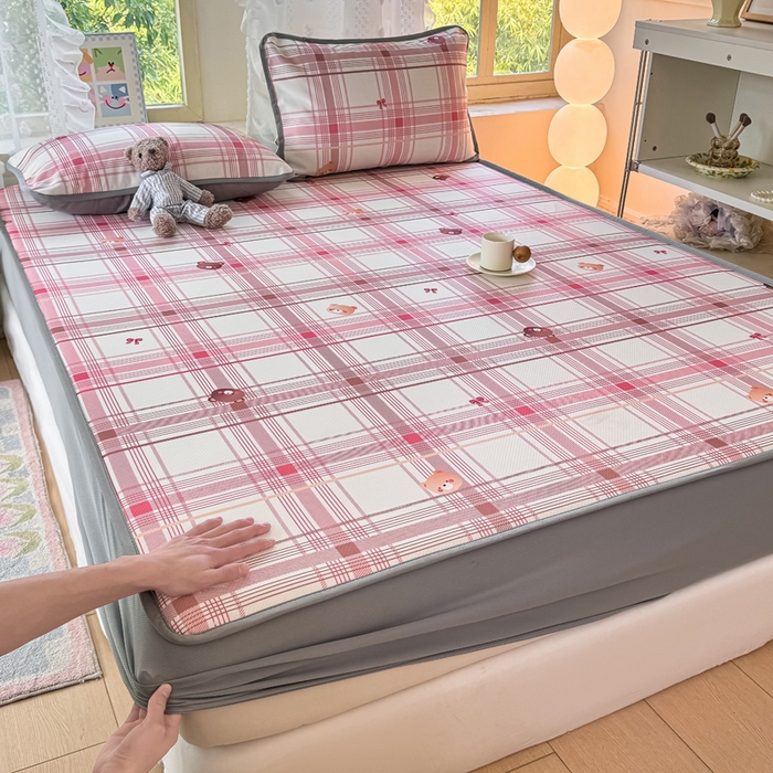 91家纺网 家纺一手货源 找家纺 （总）慕梵家居 2025新款冰豆豆斜纹数码印花床笠款凉席席子三件套