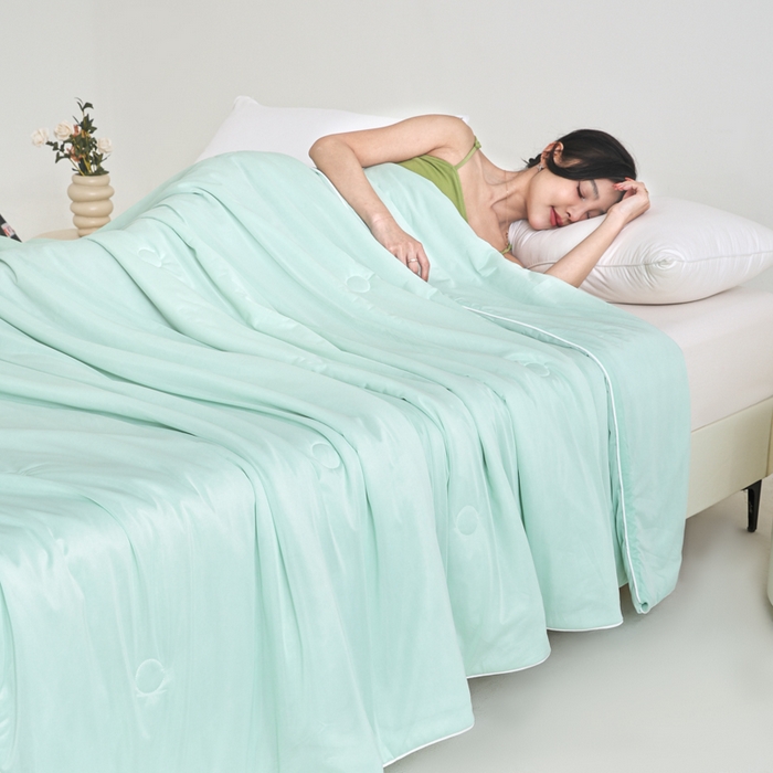 91家纺网 家纺一手货源 找家纺 金帛坊 2025新款凉感丝氨纶夏被夏凉被空调被 清新绿