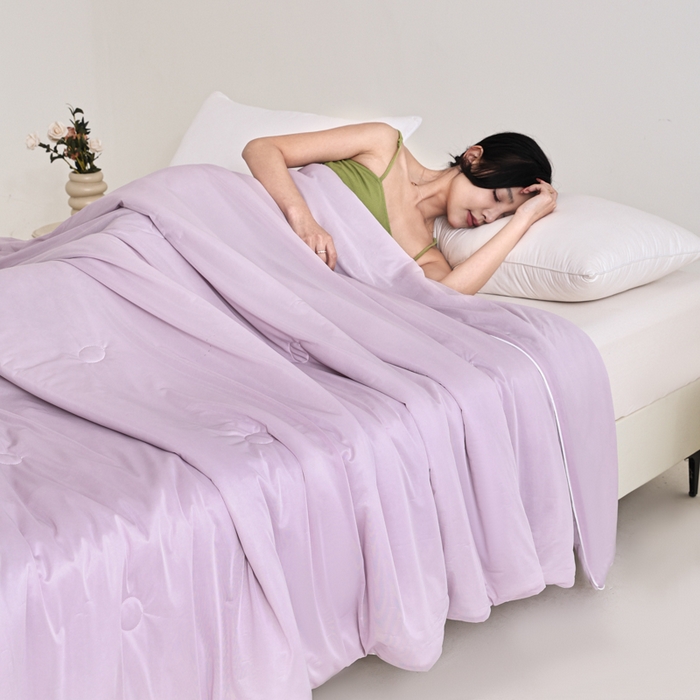 91家纺网 家纺一手货源 找家纺 金帛坊 2025新款凉感丝氨纶夏被夏凉被空调被 优雅紫