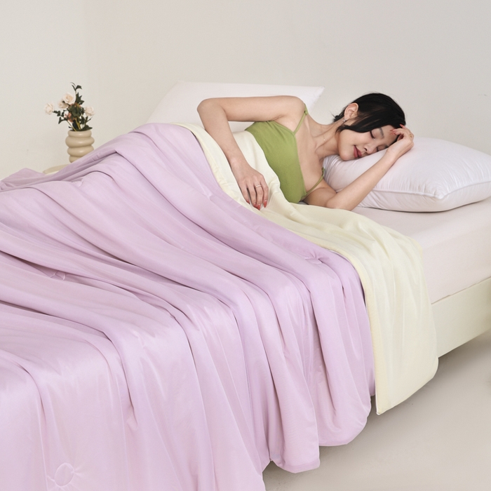 91家纺网 家纺一手货源 找家纺 金帛坊 2025新款凉感丝氨纶夏被夏凉被空调被 紫拼米黄