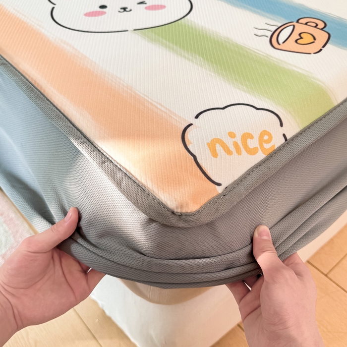 91家纺网 家纺一手货源 找家纺 慕梵家居 2025新款冰豆豆斜纹数码印花床笠款凉席席子三件套 彩虹小熊