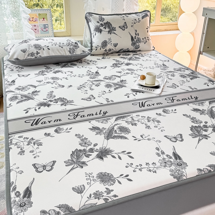 91家纺网 家纺一手货源 找家纺 慕梵家居 2025新款冰豆豆斜纹数码印花床笠款凉席席子三件套 蝶舞-灰