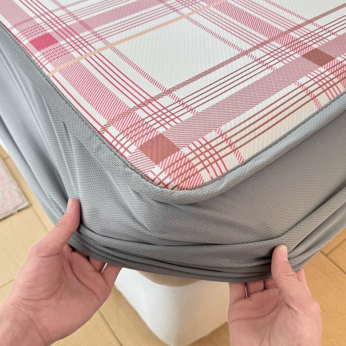 91家纺网 家纺一手货源 找家纺 慕梵家居 2025新款冰豆豆斜纹数码印花床笠款凉席席子三件套 格子熊