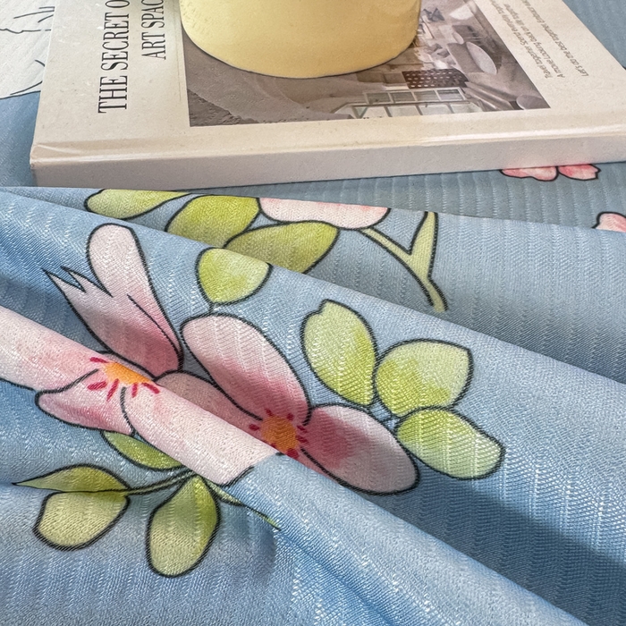 91家纺网 家纺一手货源 找家纺 慕梵家居 2025新款冰豆豆斜纹数码印花床笠款凉席席子三件套 花园兔