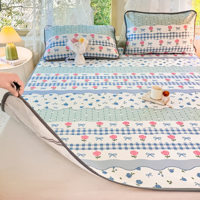 91家纺网 家纺一手货源 找家纺 慕梵家居 2025新款冰豆豆斜纹数码印花床单款凉席席子三件套 玫瑰物语