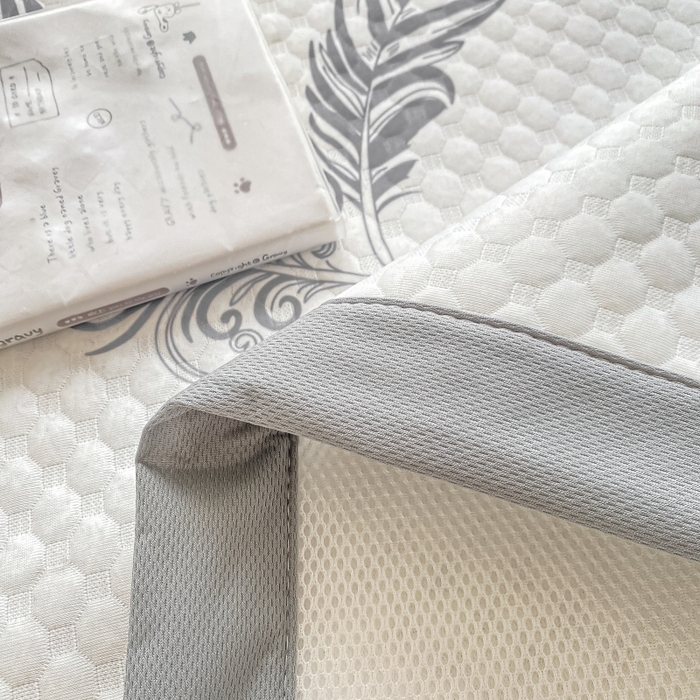 91家纺网 家纺一手货源 找家纺 慕梵家居 2025新款冰豆豆数码印花圆网凉席款凉席席子三件套 羽毛