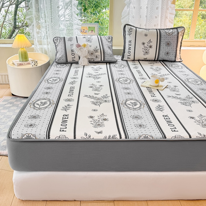 91家纺网 家纺一手货源 找家纺 慕梵家居 2025新款冰豆豆斜纹数码印花床笠款凉席席子三件套 素雅