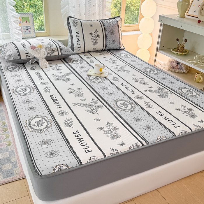 91家纺网 家纺一手货源 找家纺 慕梵家居 2025新款冰豆豆斜纹数码印花床笠款凉席席子三件套 素雅