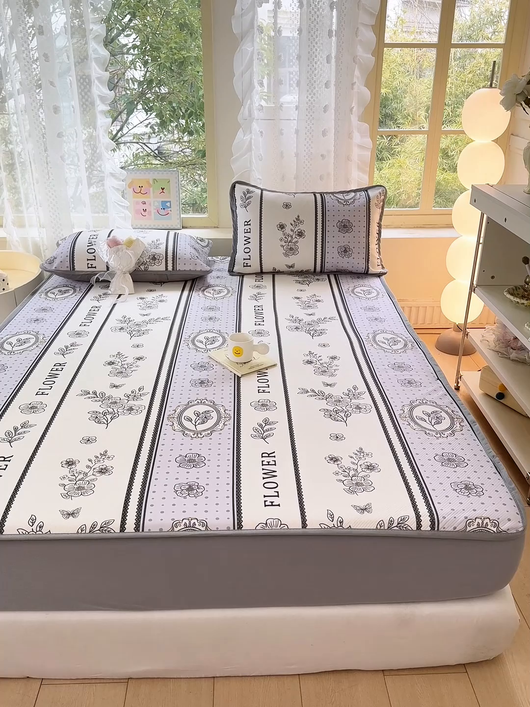 91家纺网 家纺一手货源 找家纺 慕梵家居 2025新款冰豆豆斜纹数码印花床笠款凉席席子三件套 素雅