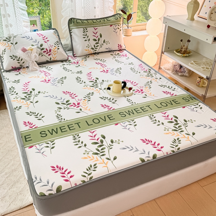 91家纺网 家纺一手货源 找家纺 慕梵家居 2025新款冰豆豆斜纹数码印花床笠款凉席席子三件套 甜蜜的爱