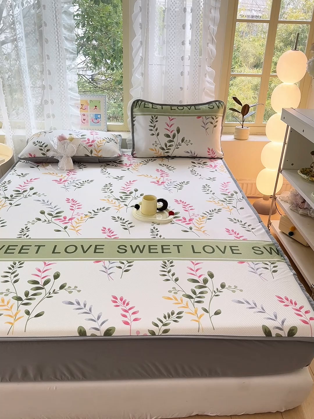 91家纺网 家纺一手货源 找家纺 慕梵家居 2025新款冰豆豆斜纹数码印花床笠款凉席席子三件套 甜蜜的爱