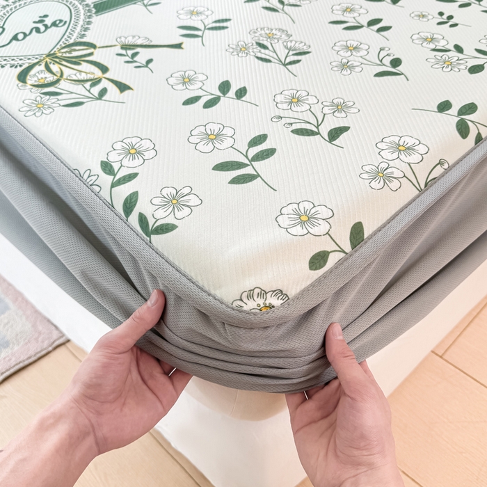 91家纺网 家纺一手货源 找家纺 慕梵家居 2025新款冰豆豆斜纹数码印花床笠款凉席席子三件套 小雏菊-绿