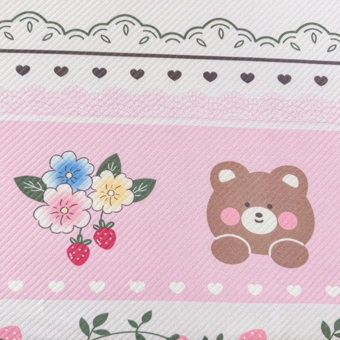 91家纺网 家纺一手货源 找家纺 慕梵家居 2025新款冰豆豆斜纹数码印花床笠款凉席席子三件套 熊宝宝-粉