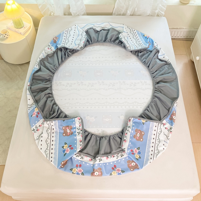 91家纺网 家纺一手货源 找家纺 慕梵家居 2025新款冰豆豆斜纹数码印花床笠款凉席席子三件套 熊宝宝-蓝