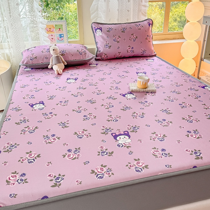 91家纺网 家纺一手货源 找家纺 慕梵家居 2025新款冰豆豆斜纹数码印花床笠款凉席席子三件套 紫洛米