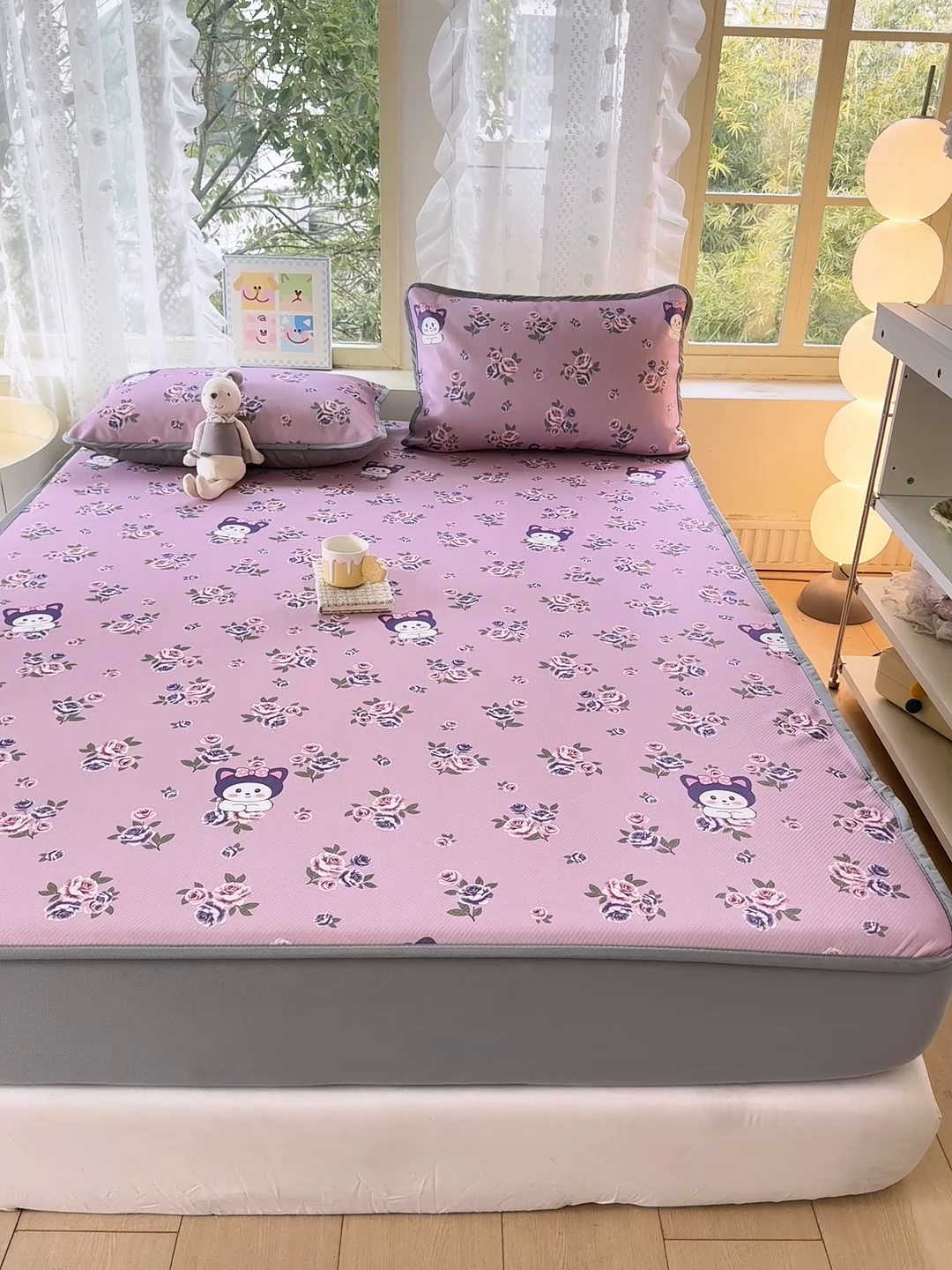 91家纺网 家纺一手货源 找家纺 慕梵家居 2025新款冰豆豆斜纹数码印花床笠款凉席席子三件套 紫洛米