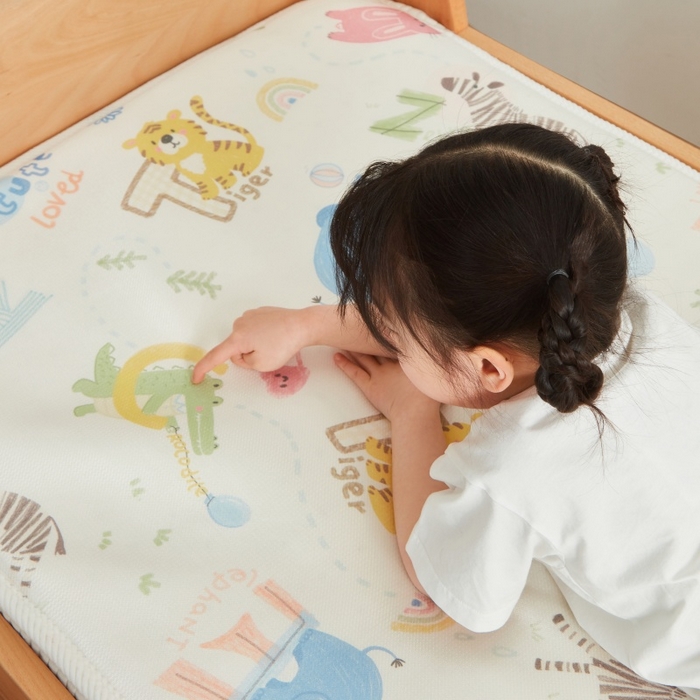 91家纺网 家纺一手货源 找家纺 艾佳宝贝 2025春夏A类多动能儿童双面床垫冰丝凉席 动物的世界