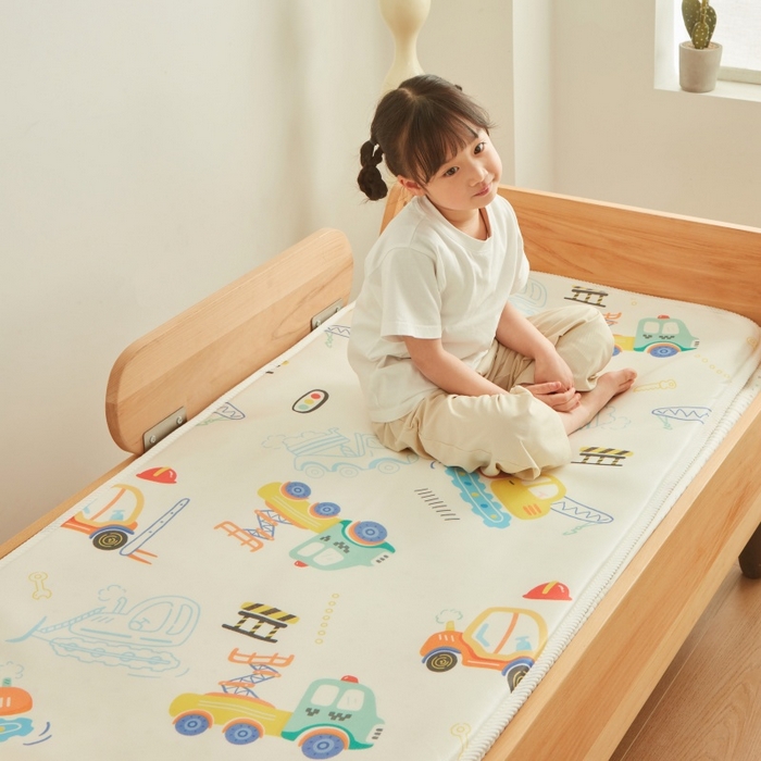 91家纺网 家纺一手货源 找家纺 艾佳宝贝 2025春夏A类多动能儿童双面床垫冰丝凉席 工程小车