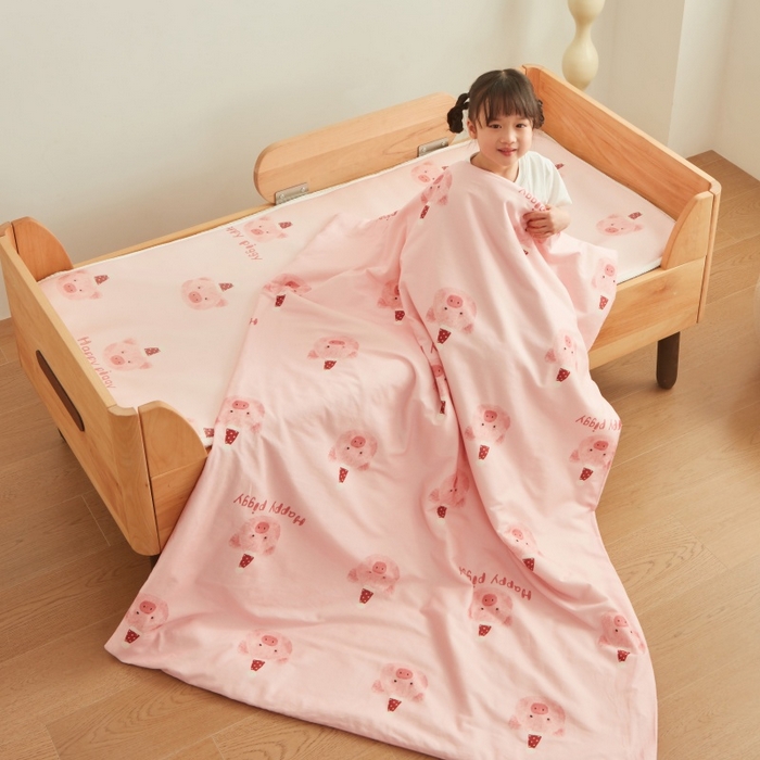 91家纺网 家纺一手货源 找家纺 艾佳宝贝 2025春夏A类多动能儿童双面床垫冰丝凉席 乖巧萌猪