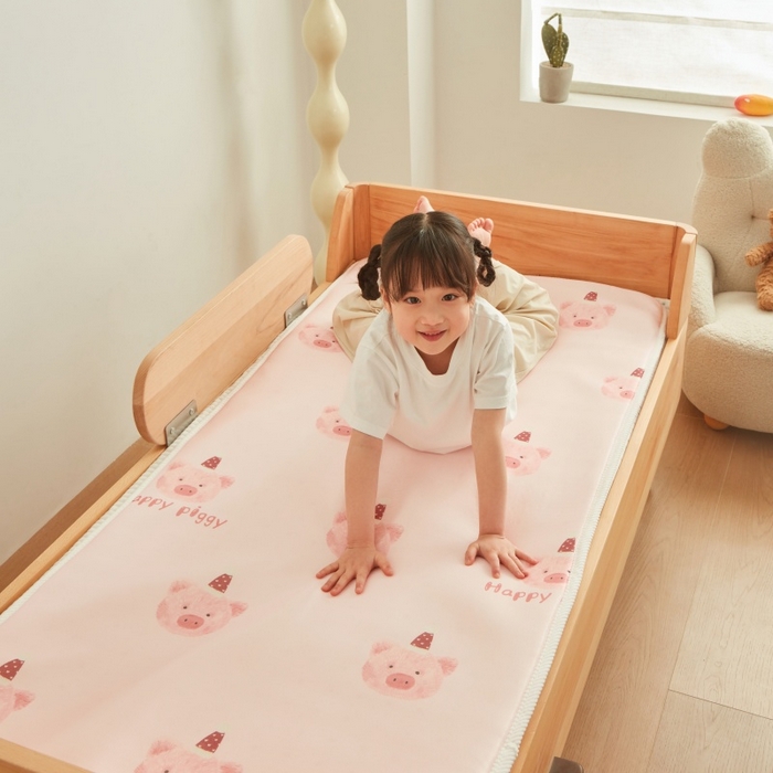 91家纺网 家纺一手货源 找家纺 艾佳宝贝 2025春夏A类多动能儿童双面床垫冰丝凉席 乖巧萌猪