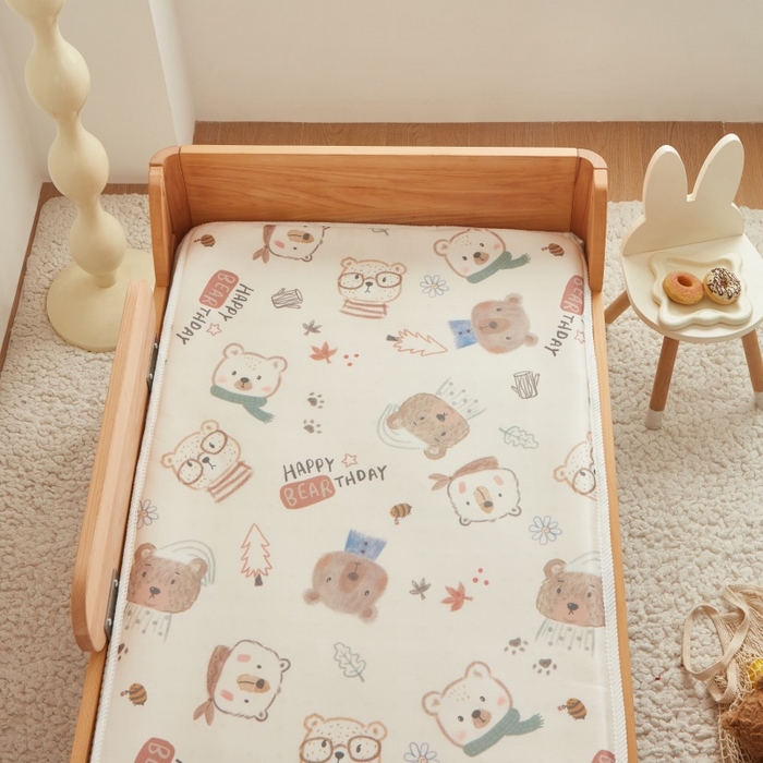 91家纺网 家纺一手货源 找家纺 艾佳宝贝 2025春夏A类多动能儿童双面床垫冰丝凉席 憨憨萌熊