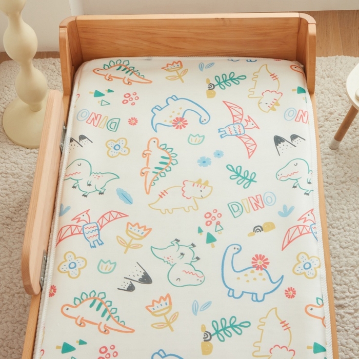 91家纺网 家纺一手货源 找家纺 艾佳宝贝 2025春夏A类多动能儿童双面床垫冰丝凉席 好多恐龙