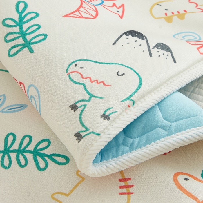 91家纺网 家纺一手货源 找家纺 艾佳宝贝 2025春夏A类多动能儿童双面床垫冰丝凉席 好多恐龙