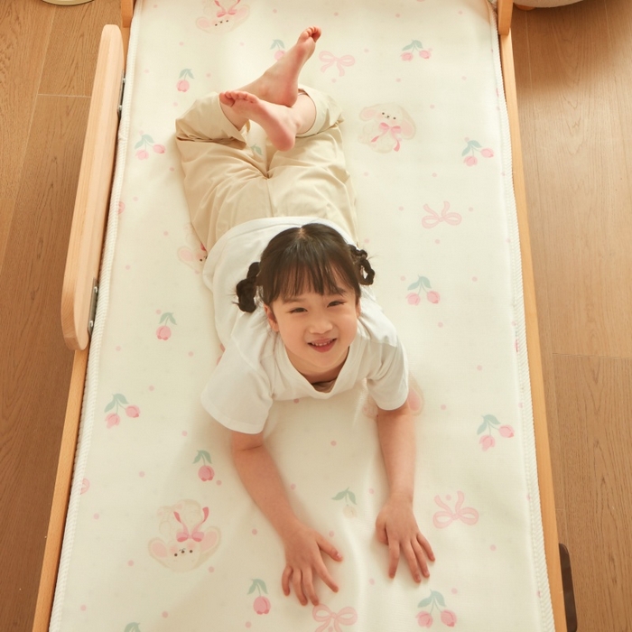 91家纺网 家纺一手货源 找家纺 艾佳宝贝 2025春夏A类多动能儿童双面床垫冰丝凉席 小香兔