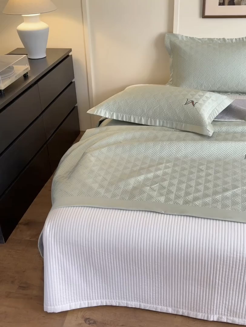 91家纺网 家纺一手货源 找家纺 云雀 2025新款60S兰精天丝床盖(M系列) M床盖-豆绿