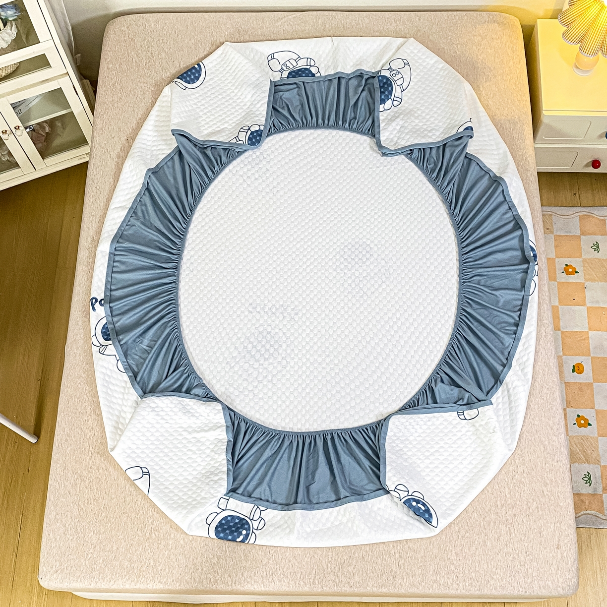 91家纺网 家纺一手货源 找家纺 慕梵家居 2025新款冰豆豆数码印花圆网凉席款凉席席子三件套 醉入星河