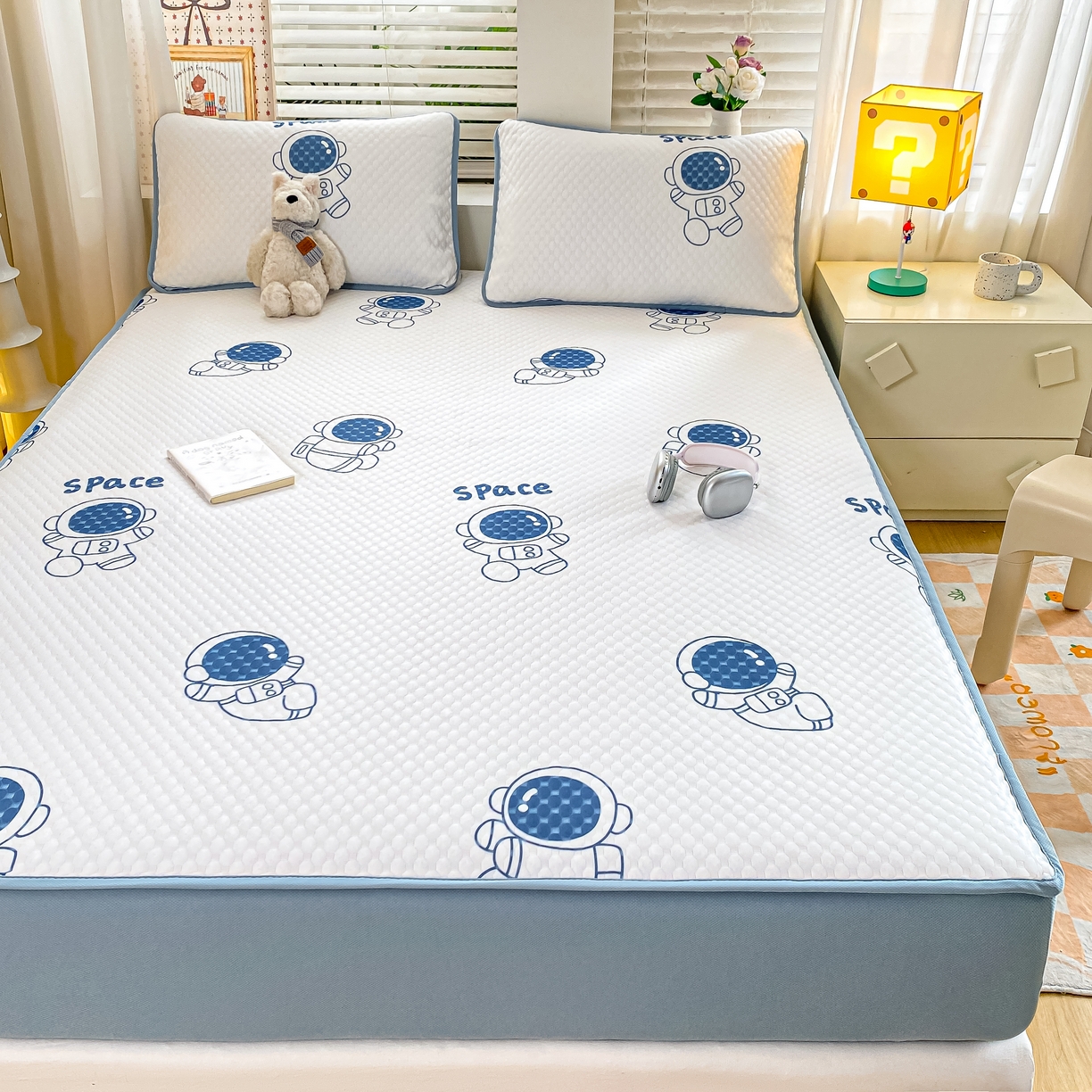 91家纺网 家纺一手货源 找家纺 慕梵家居 2025新款冰豆豆数码印花圆网凉席款凉席席子三件套 醉入星河