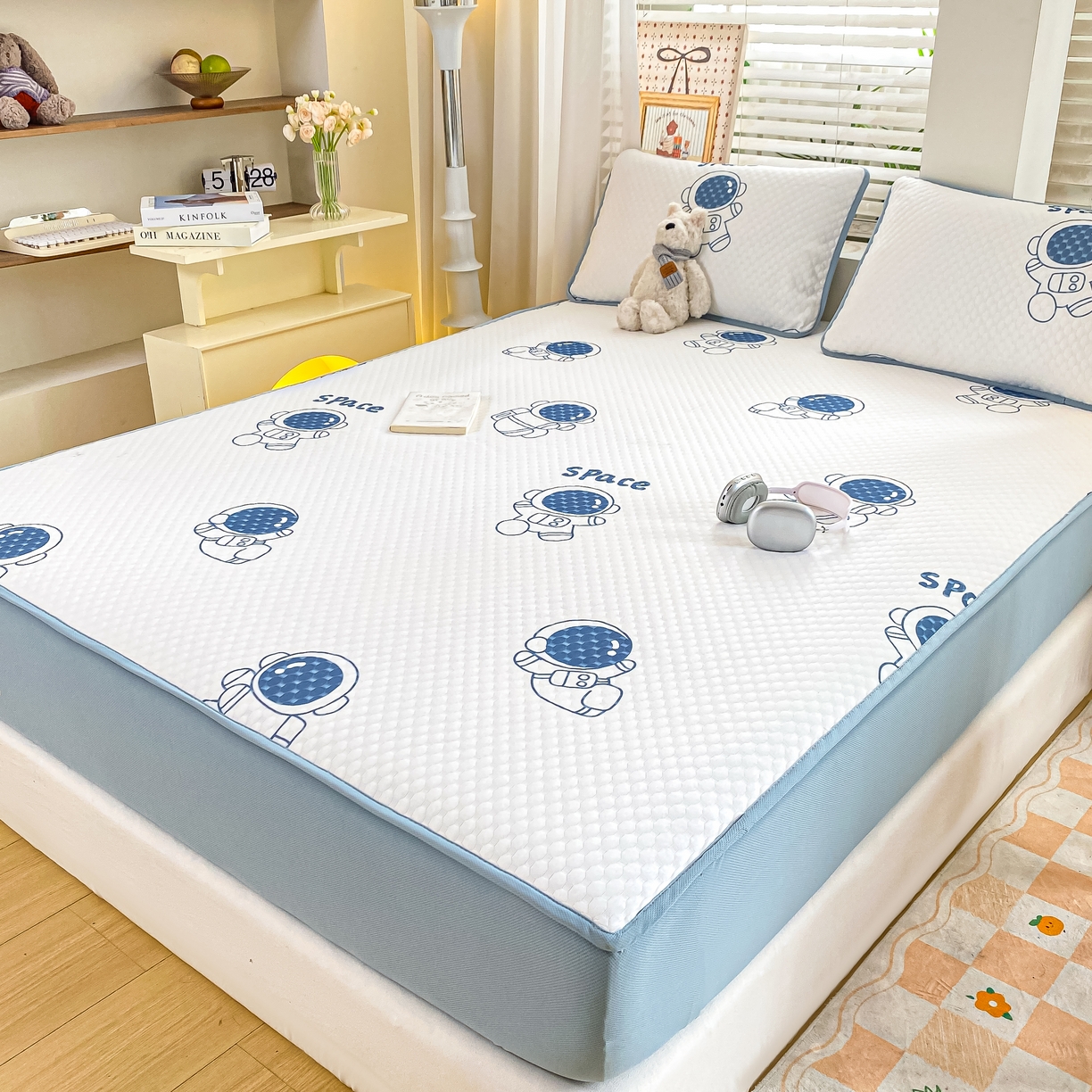 91家纺网 家纺一手货源 找家纺 慕梵家居 2025新款冰豆豆数码印花圆网凉席款凉席席子三件套 醉入星河