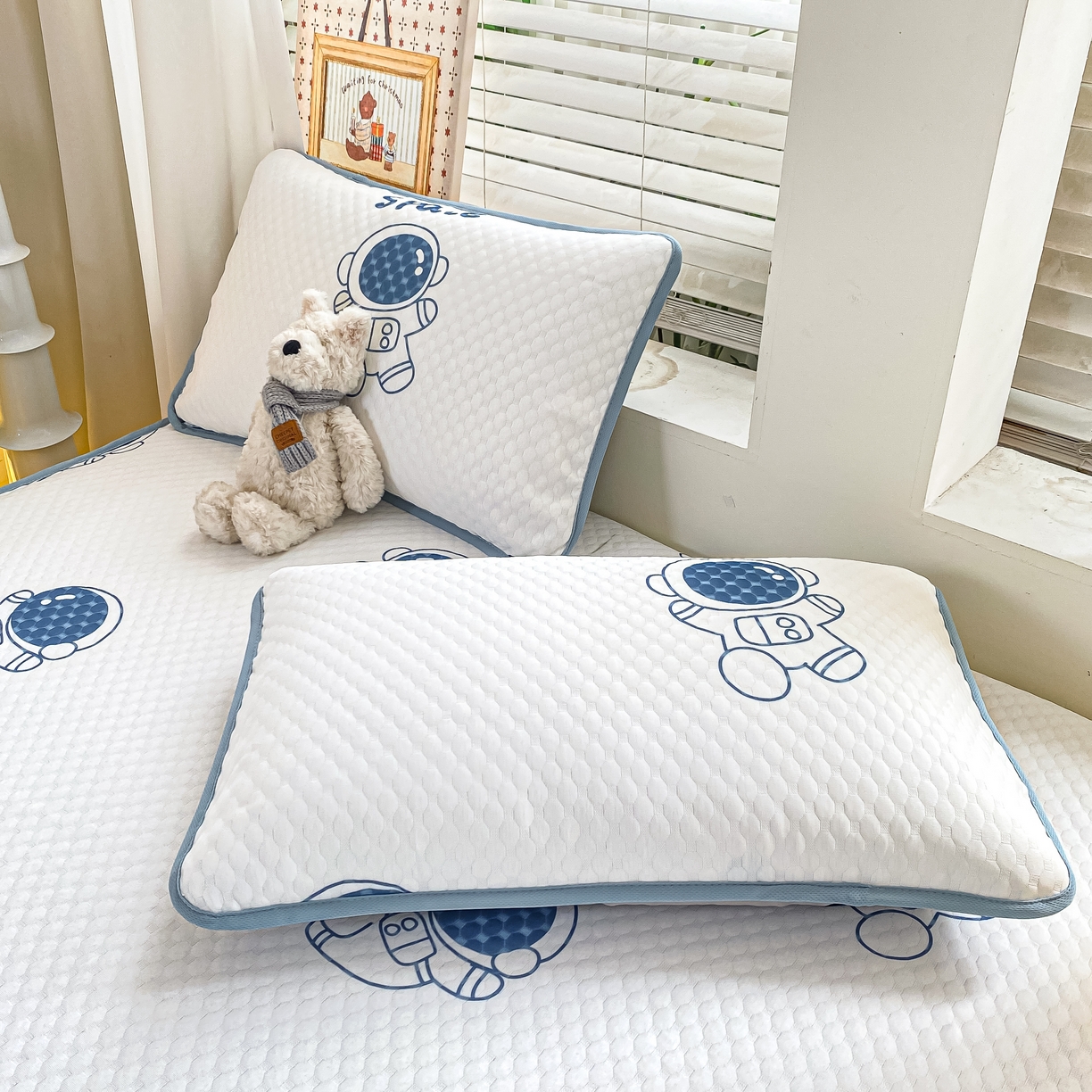 91家纺网 家纺一手货源 找家纺 慕梵家居 2025新款冰豆豆数码印花圆网凉席款凉席席子三件套 醉入星河