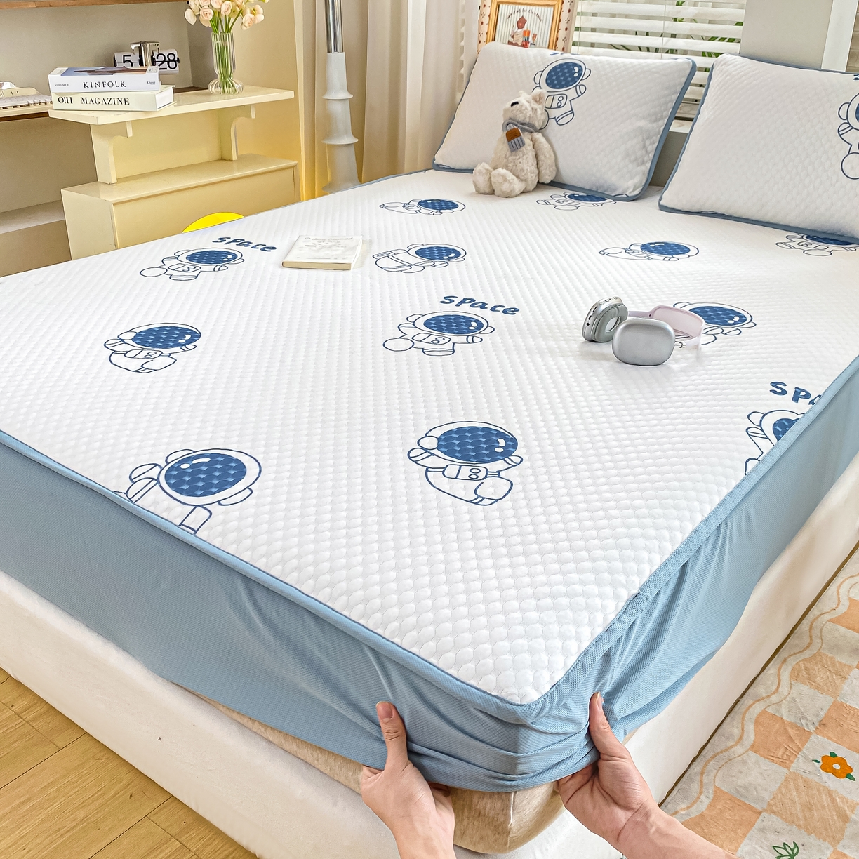 91家纺网 家纺一手货源 找家纺 慕梵家居 2025新款冰豆豆数码印花圆网凉席款凉席席子三件套 醉入星河