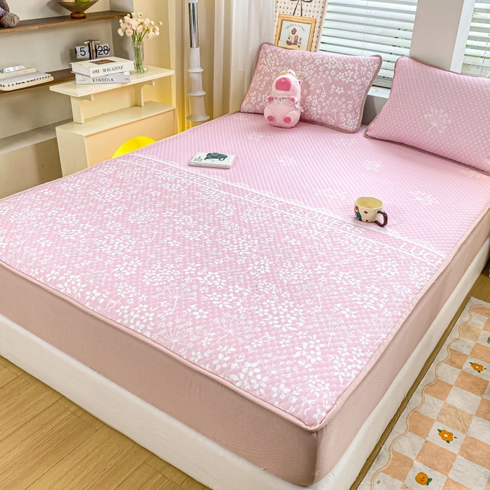 91家纺网 家纺一手货源 找家纺 慕梵家居 2025新款冰豆豆数码印花圆网凉席款凉席席子三件套 幸运花