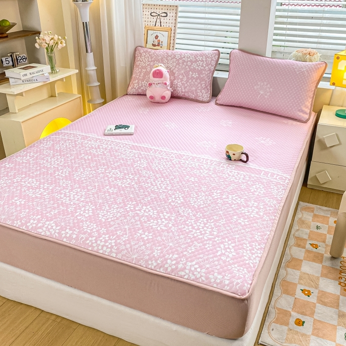 91家纺网 家纺一手货源 找家纺 慕梵家居 2025新款冰豆豆数码印花圆网凉席款凉席席子三件套 幸运花