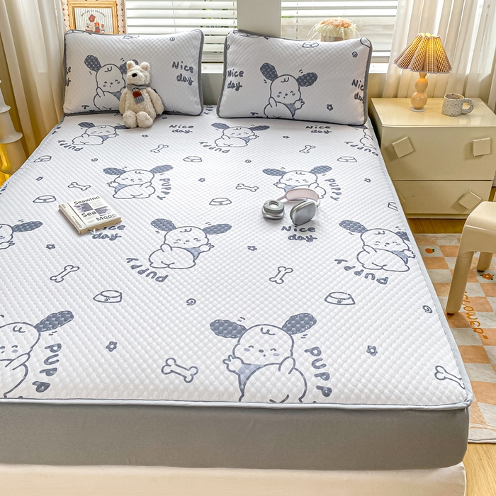 91家纺网 家纺一手货源 找家纺 慕梵家居 2025新款冰豆豆数码印花圆网凉席款凉席席子三件套 帕帕狗