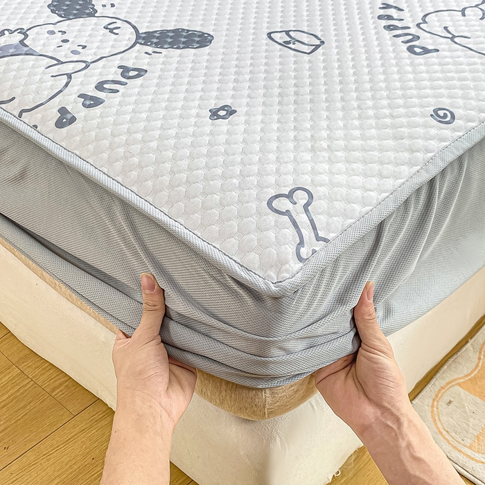 91家纺网 家纺一手货源 找家纺 慕梵家居 2025新款冰豆豆数码印花圆网凉席款凉席席子三件套 帕帕狗