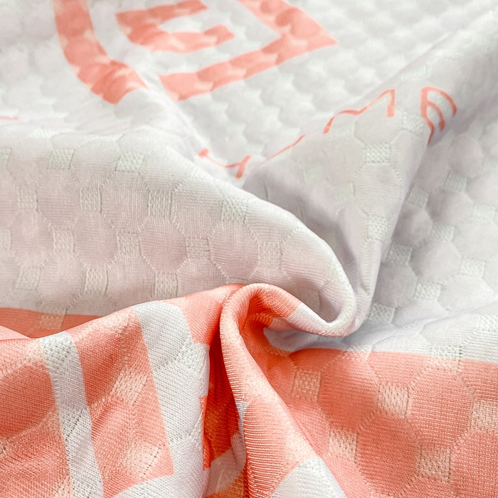 91家纺网 家纺一手货源 找家纺 慕梵家居 2025新款冰豆豆数码印花圆网凉席款凉席席子三件套 回字格