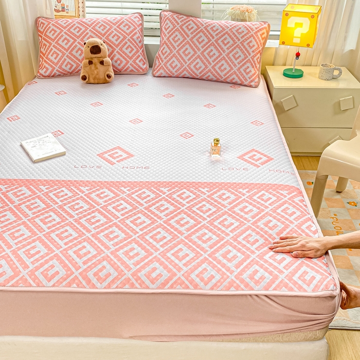 91家纺网 家纺一手货源 找家纺 慕梵家居 2025新款冰豆豆数码印花圆网凉席款凉席席子三件套 回字格