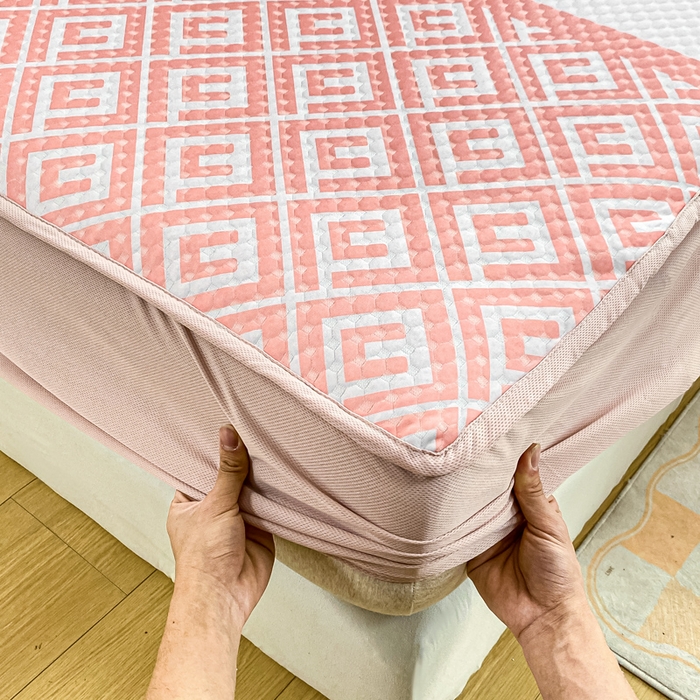 91家纺网 家纺一手货源 找家纺 慕梵家居 2025新款冰豆豆数码印花圆网凉席款凉席席子三件套 回字格