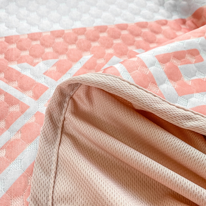 91家纺网 家纺一手货源 找家纺 慕梵家居 2025新款冰豆豆数码印花圆网凉席款凉席席子三件套 回字格