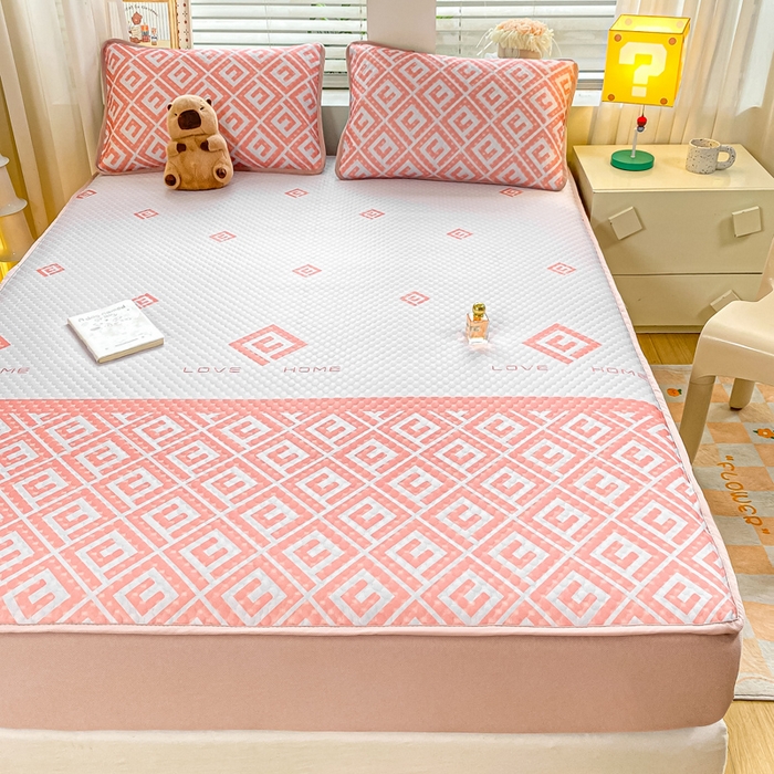 91家纺网 家纺一手货源 找家纺 慕梵家居 2025新款冰豆豆数码印花圆网凉席款凉席席子三件套 回字格